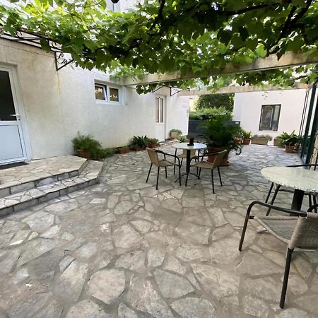 Guesthouse Tri Palme Bečići Zewnętrze zdjęcie