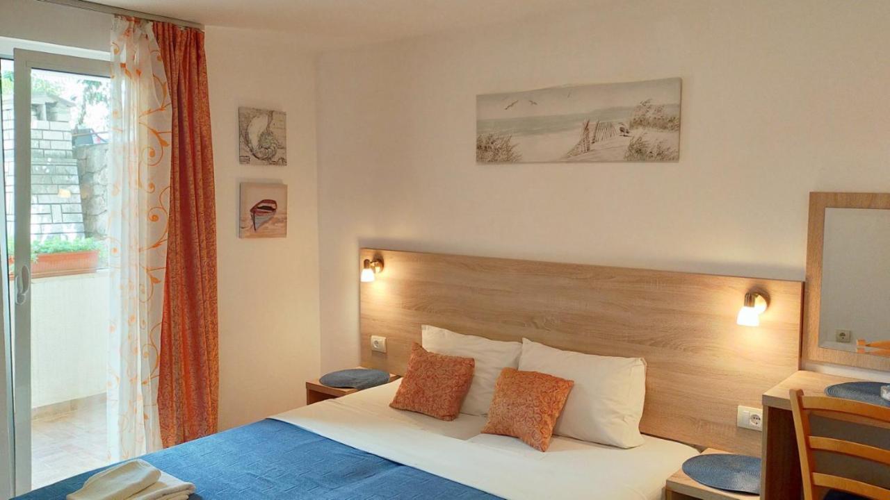 Guesthouse Tri Palme Bečići Zewnętrze zdjęcie