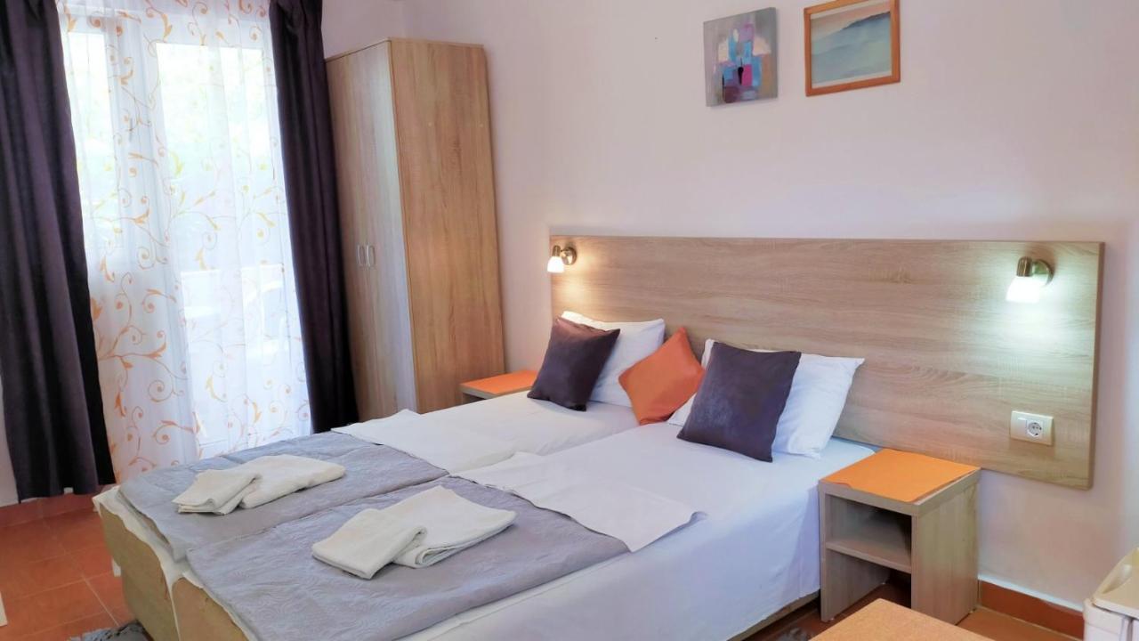Guesthouse Tri Palme Bečići Zewnętrze zdjęcie