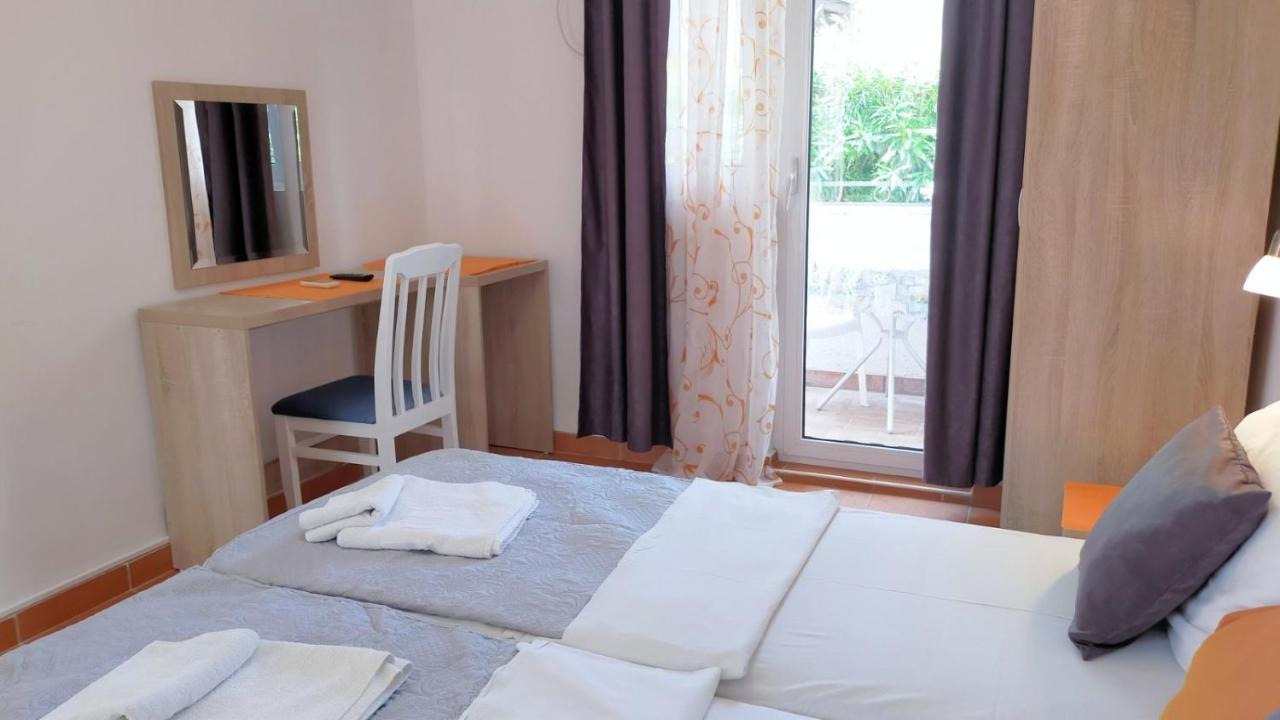 Guesthouse Tri Palme Bečići Zewnętrze zdjęcie
