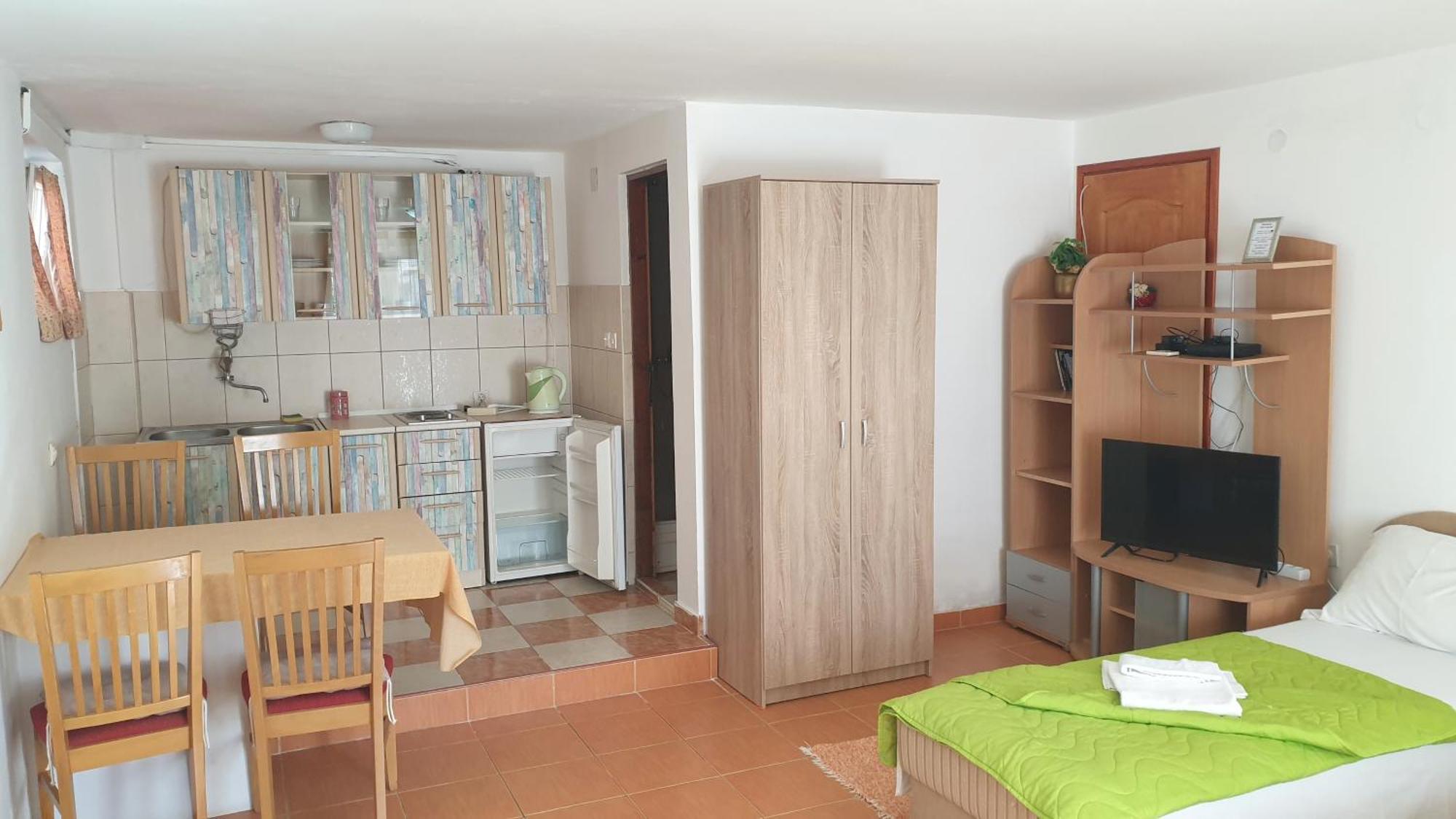 Guesthouse Tri Palme Bečići Zewnętrze zdjęcie