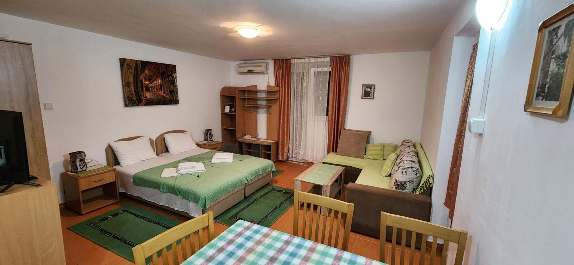 Guesthouse Tri Palme Bečići Zewnętrze zdjęcie