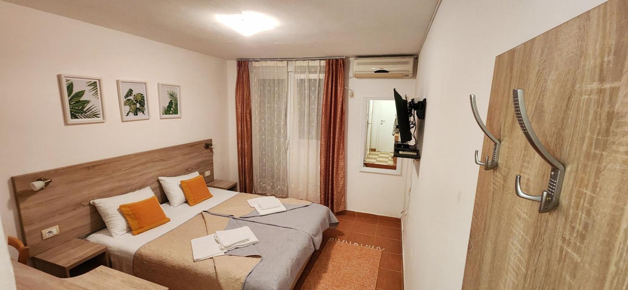 Guesthouse Tri Palme Bečići Zewnętrze zdjęcie