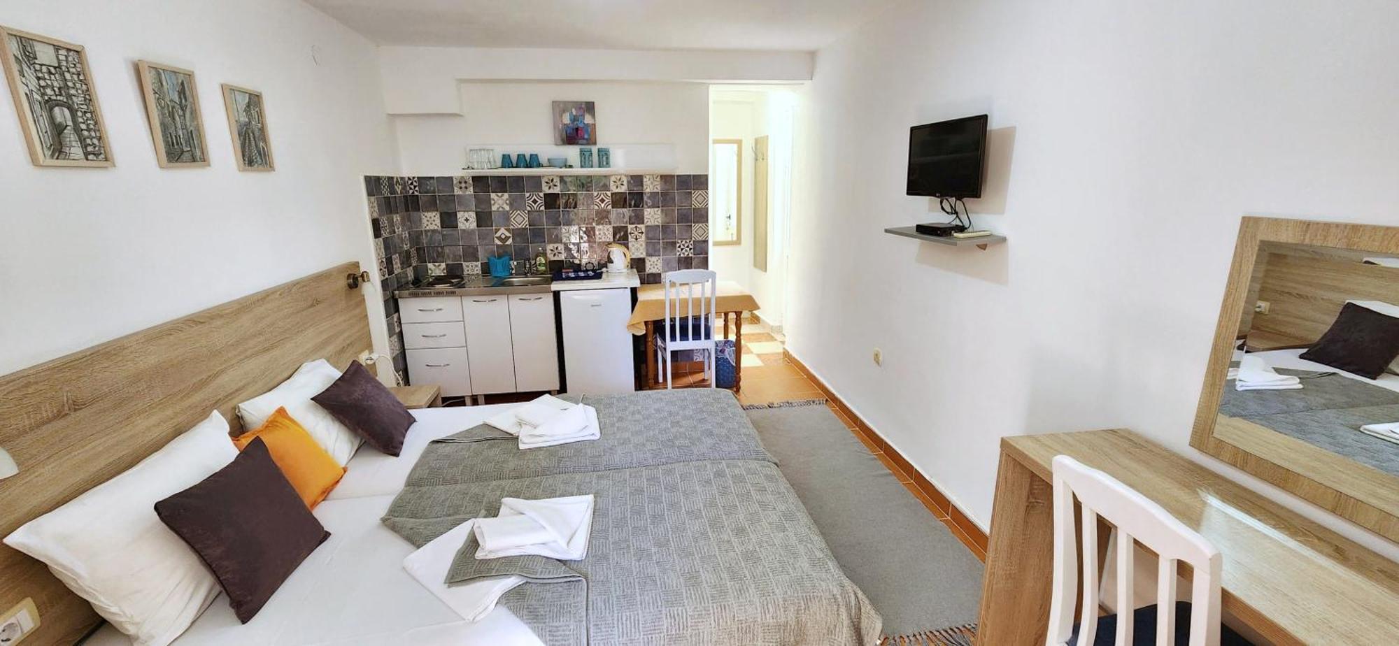Guesthouse Tri Palme Bečići Zewnętrze zdjęcie