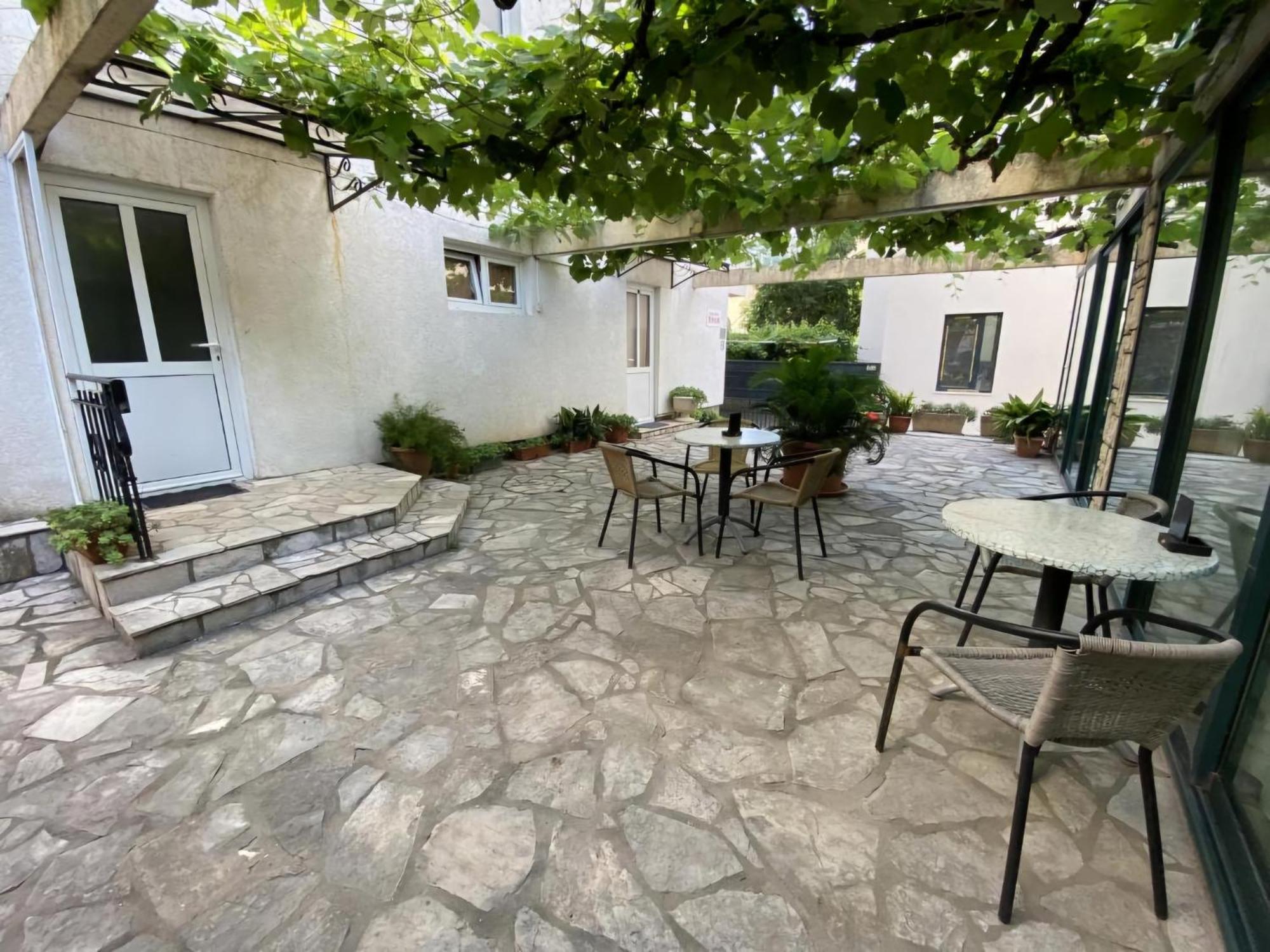 Guesthouse Tri Palme Bečići Zewnętrze zdjęcie